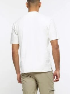 River Island Short Sleeve Regular Fit Crafted Pocket T-Shirt - Ecru -Barbou Clothing Shop VGYFK SQ2 0000000003 NATURAL MDb