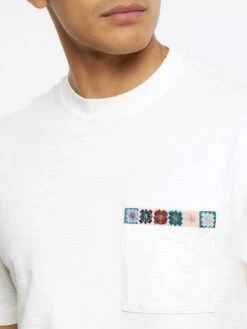 River Island Short Sleeve Regular Fit Crafted Pocket T-Shirt - Ecru -Barbou Clothing Shop VGYFK SQ4 0000000003 NATURAL MDd
