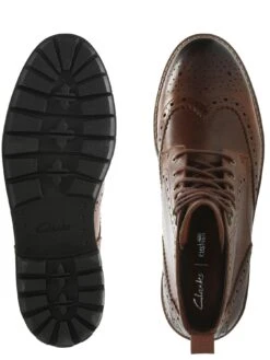 Clarks Batcombe Lord Brogue Boots - Beige -Barbou Clothing Shop VJHP9 SQ5 0000000108 BEIGE SLu