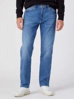 Wrangler Frontier Relaxed Straight Jeans - Light Wash